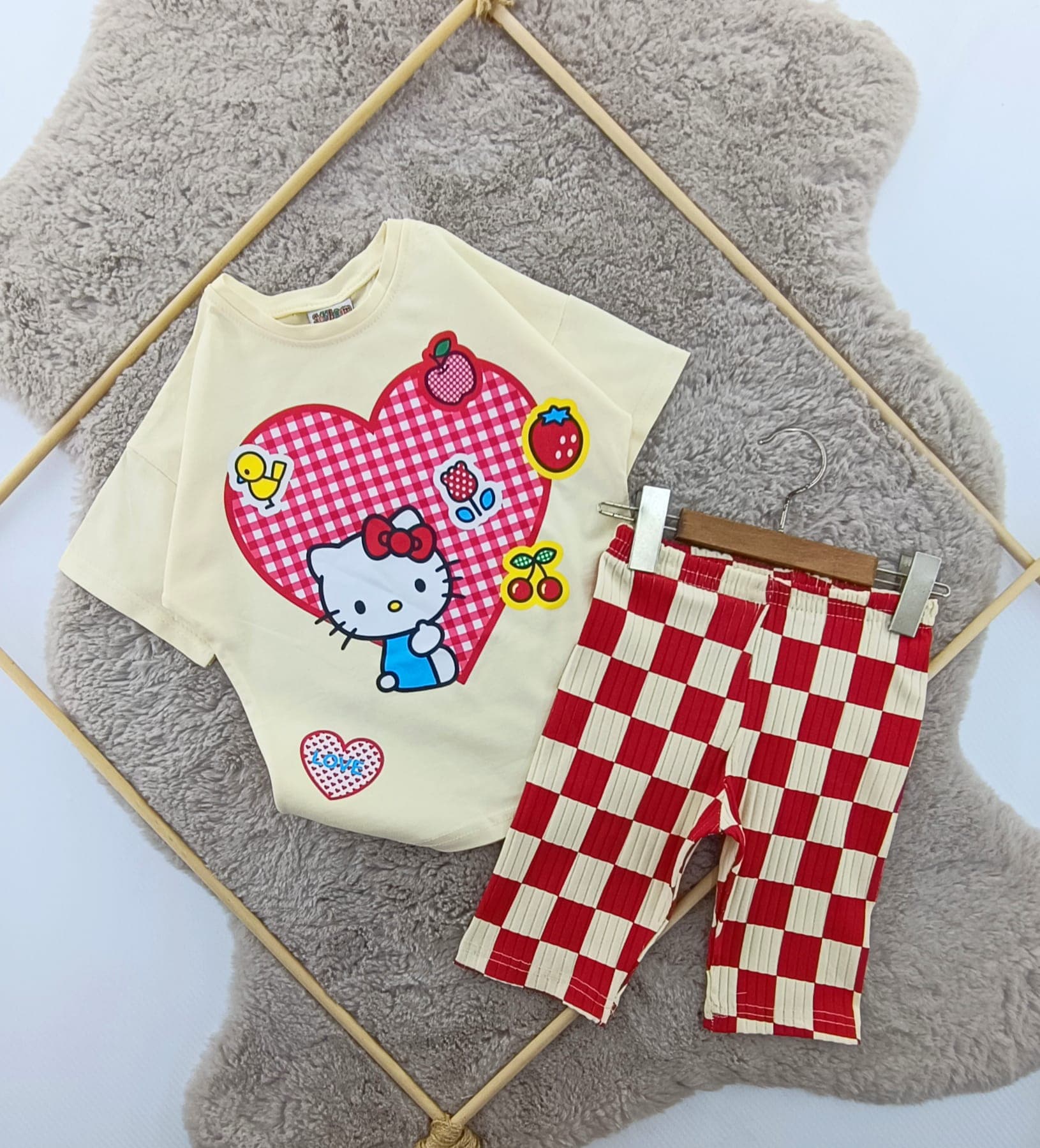 Hello Kitty Alt Ekoseli Takım
