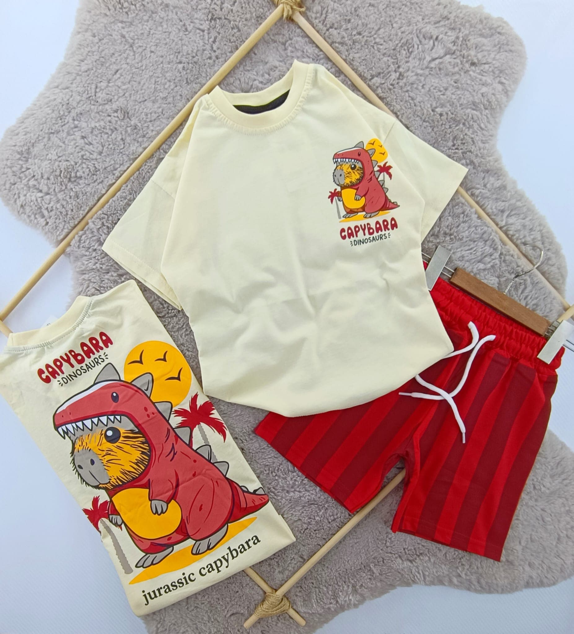 Capibara Sortu Çizgili Takım