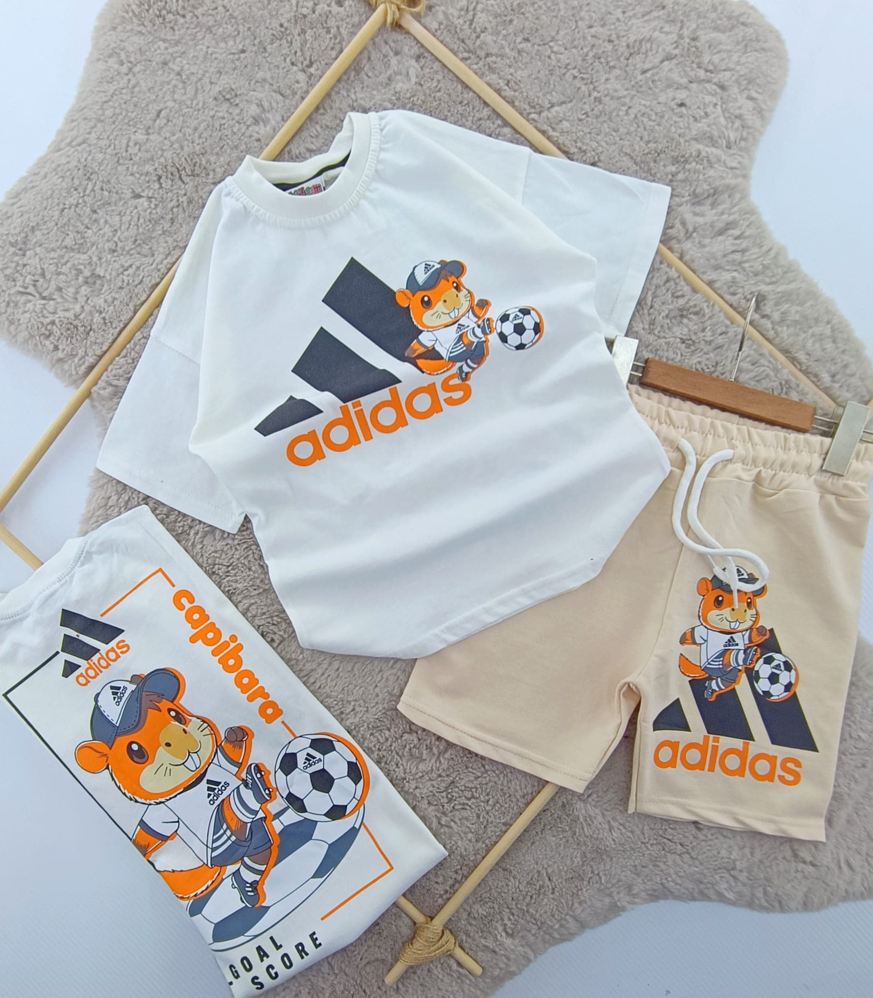 Capybara Adidas Baskılı Takım