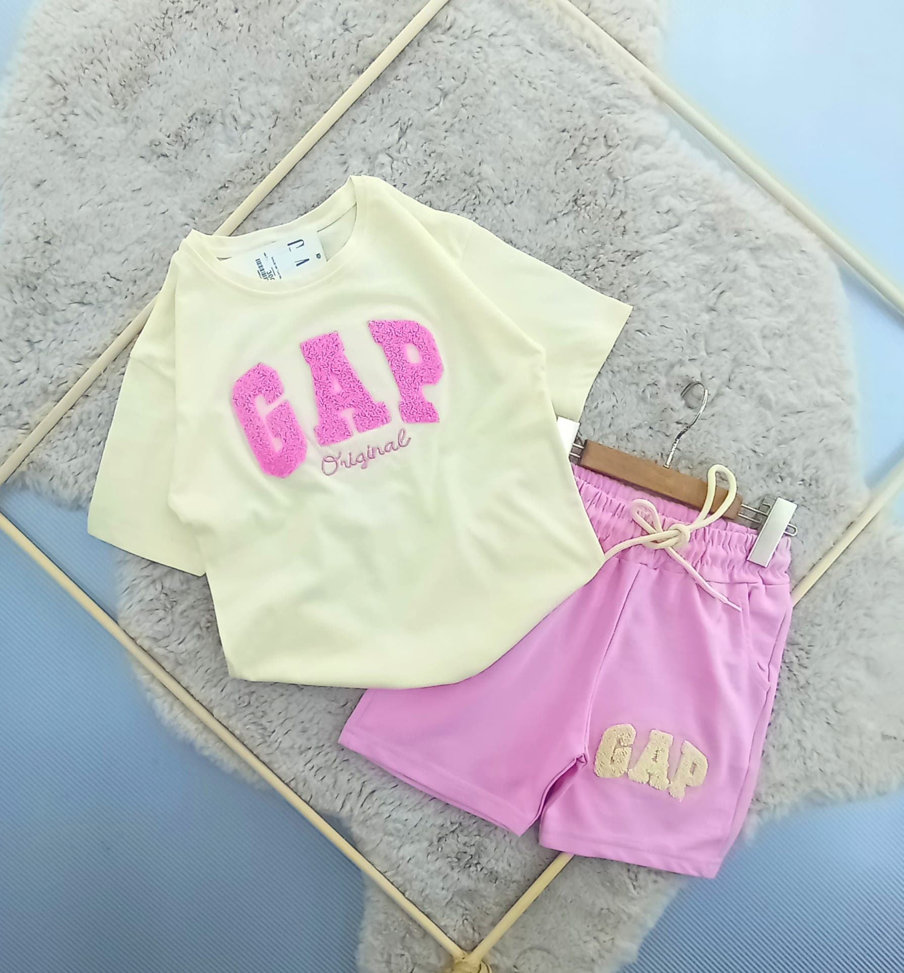 Gap Süzüne Nakış İşlemeli Takım